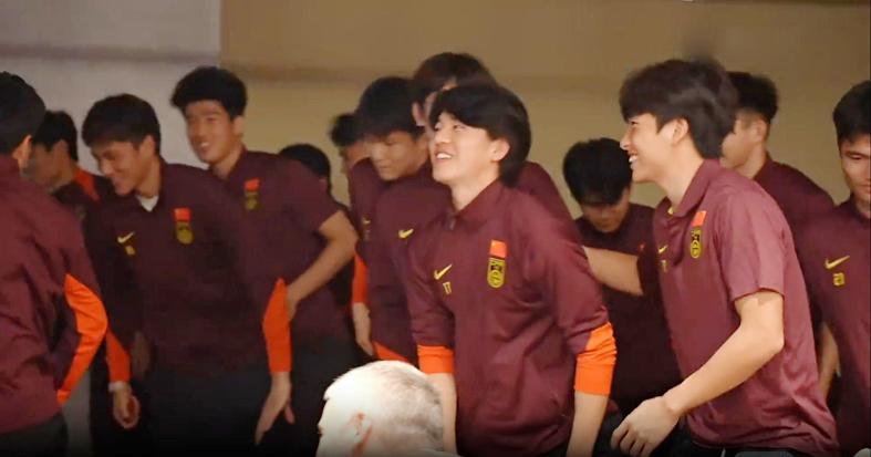 CCTV5直播中国VS日本！谁敢横刀立马？唯我彭大将军！范志毅辣评